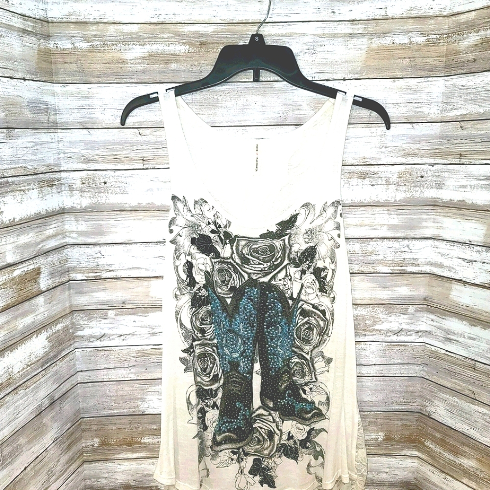 Cowgirl off-white color top, lace back